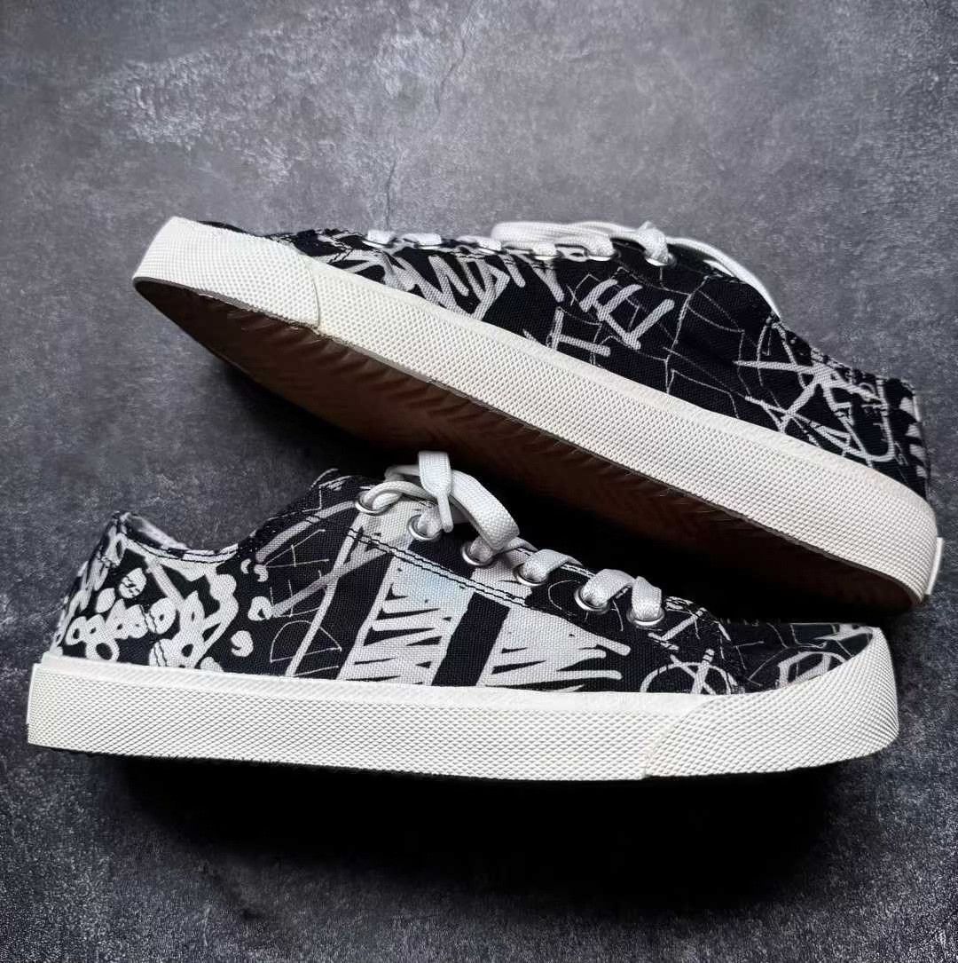Balenciaga Balenciaga Graphic Gold Lowtop Sneakers 39 Men Size US 6.5 / EU 39-40 - 5 Thumbnail