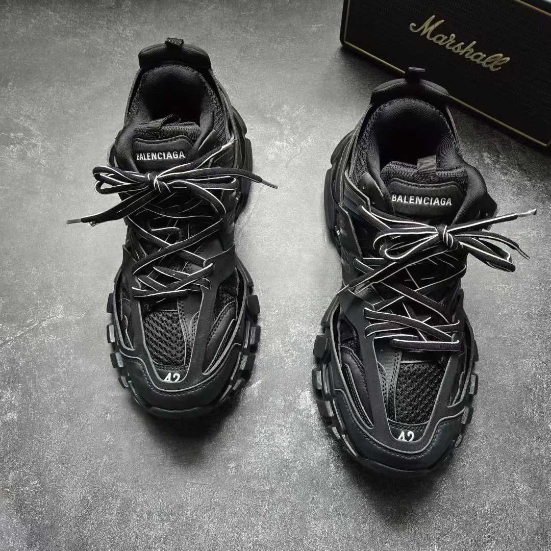 Balenciaga Balenciaga Gold Lowtop Sneakers 42 Men Size US 9 / EU 42 - 2 Thumbnail