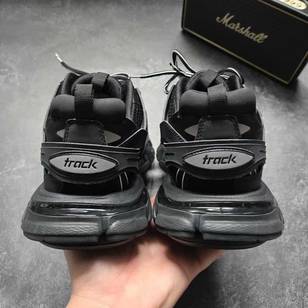 Balenciaga Balenciaga Gold Lowtop Sneakers 42 Men Size US 9 / EU 42 - 3 Thumbnail
