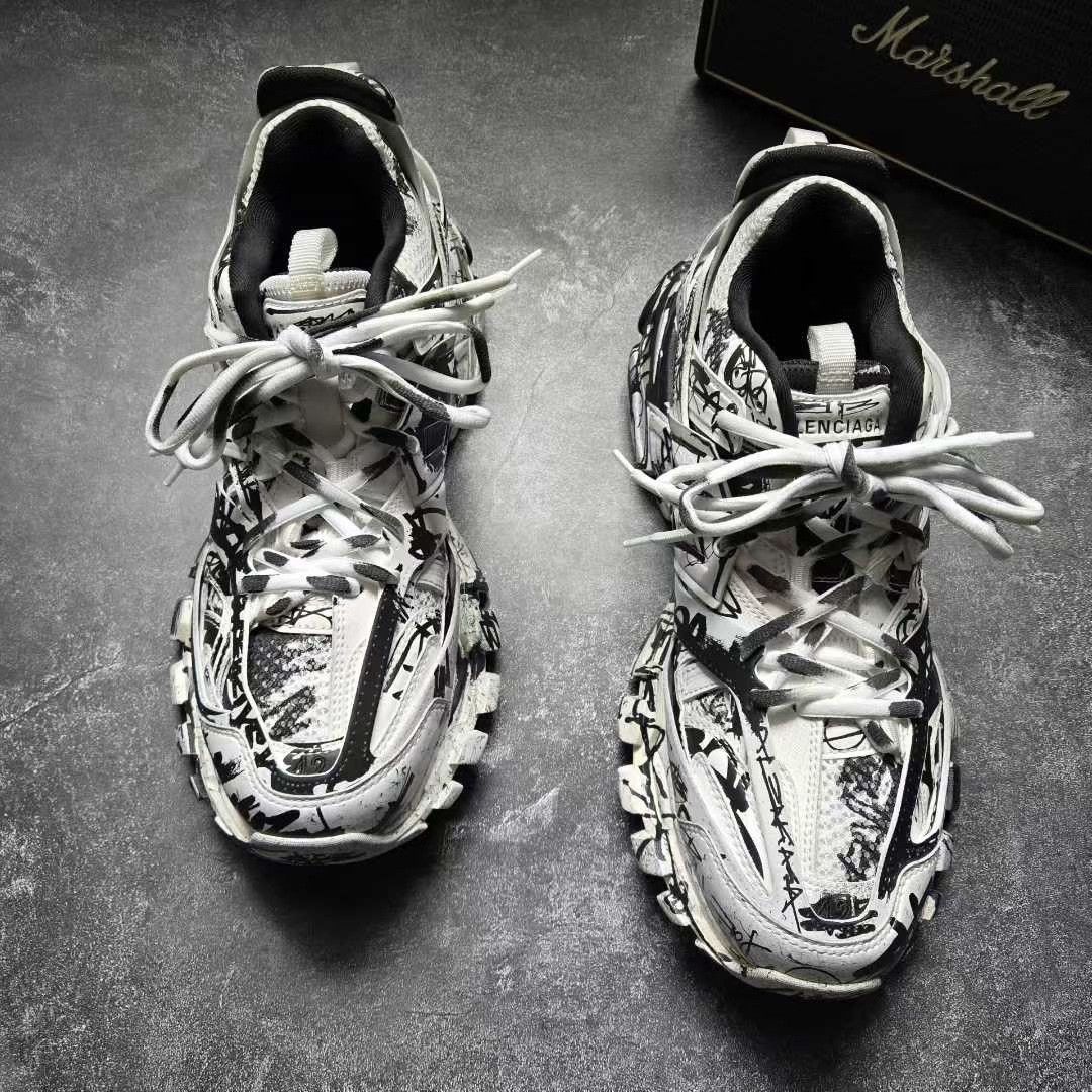Balenciaga Balenciaga Graphic Black Lowtop Sneakers 42 Men Size US 9 / EU 42 - 2 Thumbnail