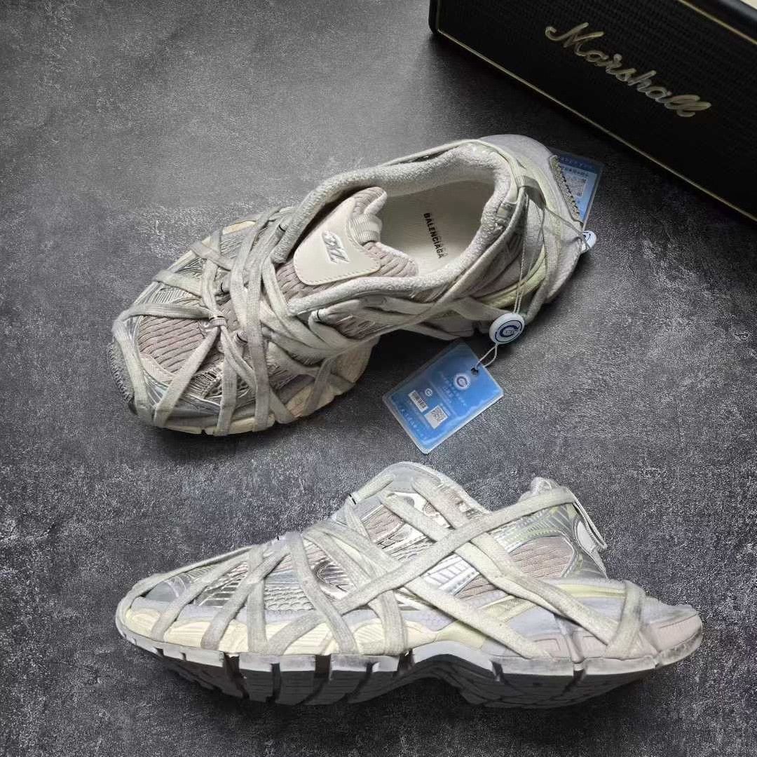 Balenciaga Balenciaga White Lowtop Sneakers XXXL Women Size US 8 / IT 38 - 4 Thumbnail