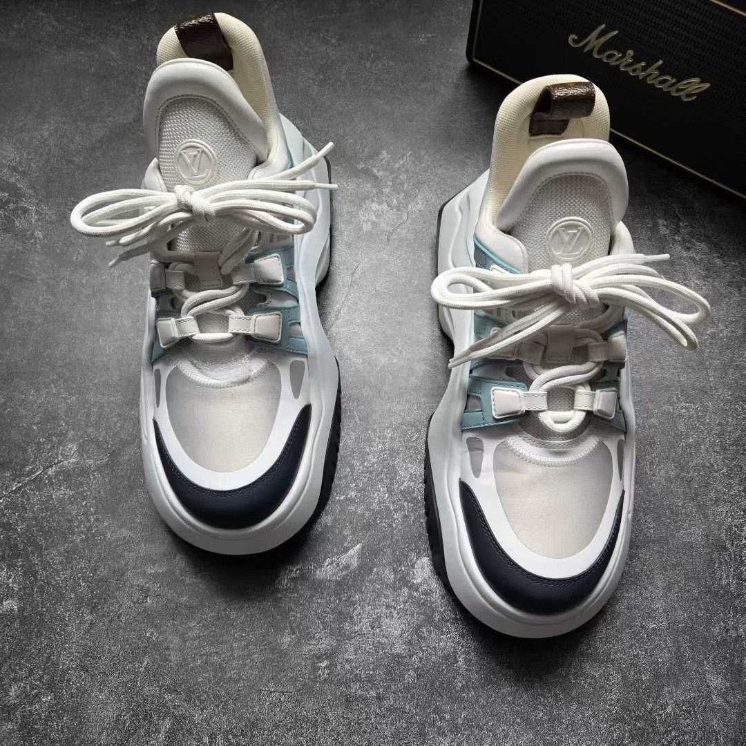 Louis Vuitton Louis Vuitton Blue Lowtop Sneakers 38 Women Size US 7.5 / IT 37.5 - 2 Thumbnail