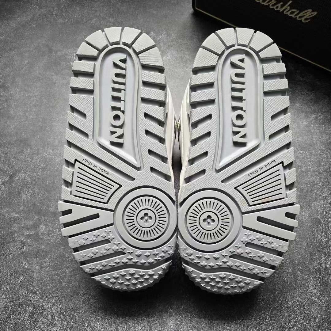 Louis Vuitton Louis Vuitton Training Multi Lowtop Sneakers 35 Women Size US 5 / IT 35 - 7 Thumbnail