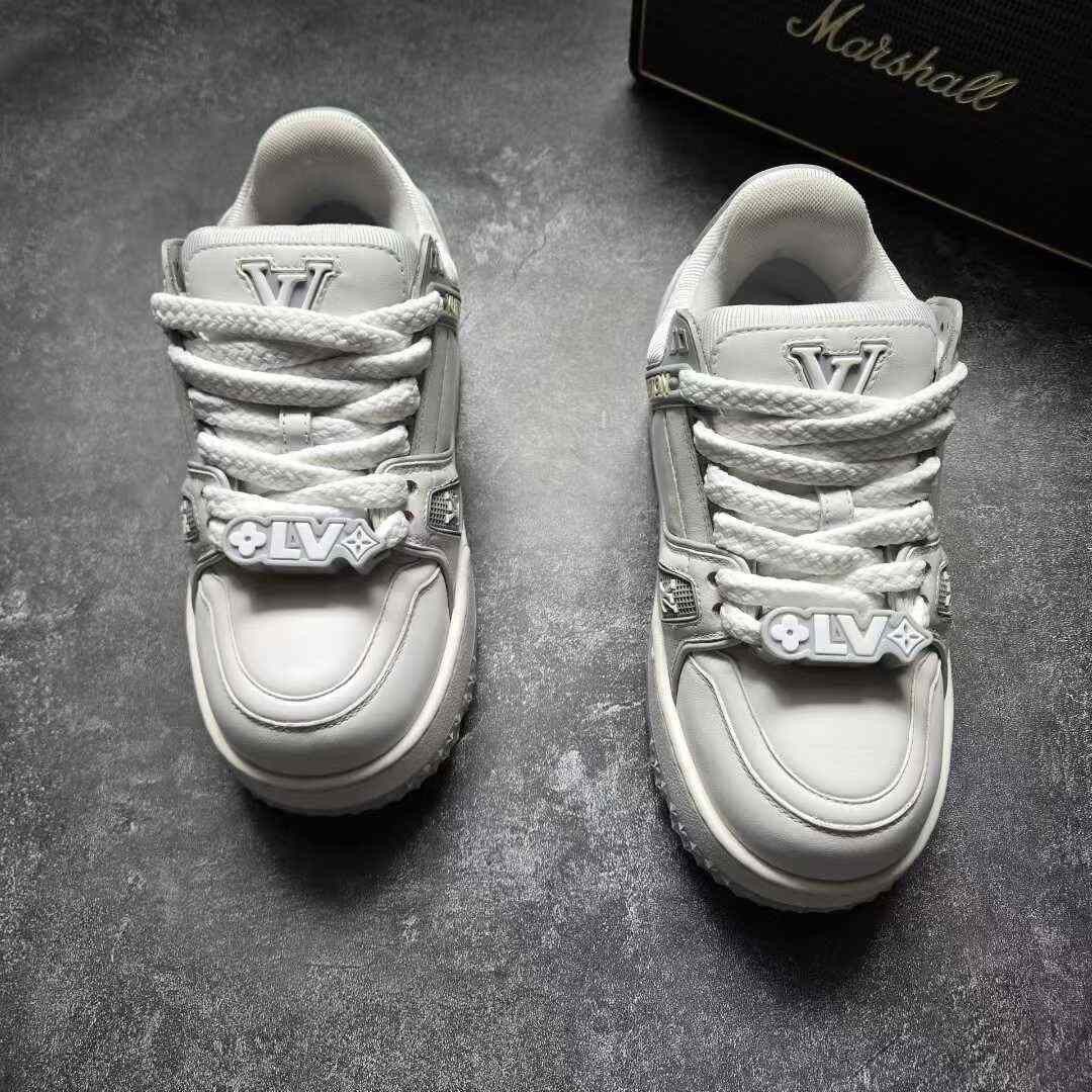 Louis Vuitton Louis Vuitton Training Multi Lowtop Sneakers 35 Women Size US 5 / IT 35 - 2 Thumbnail