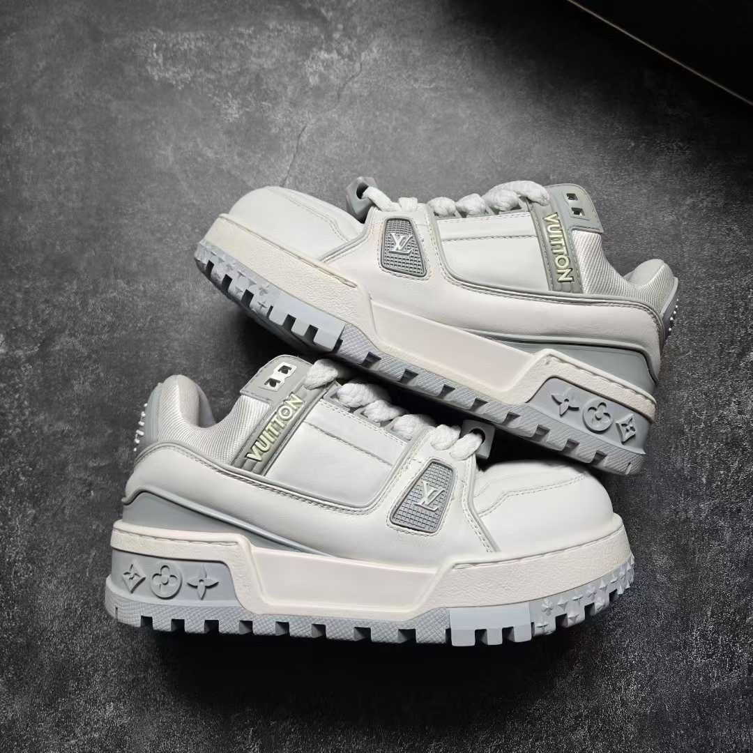 Louis Vuitton Louis Vuitton Training Multi Lowtop Sneakers 35 Women Size US 5 / IT 35 - 8 Thumbnail