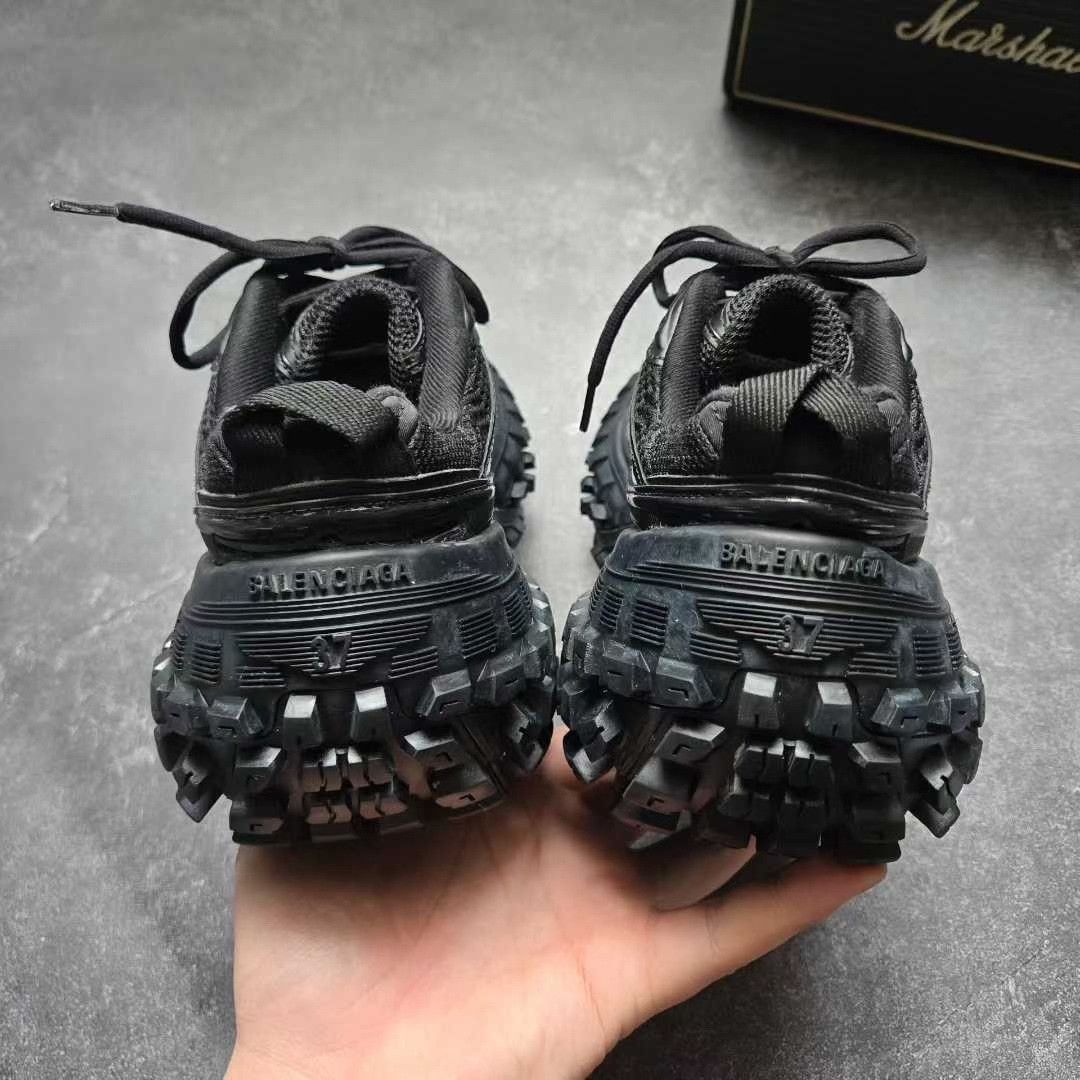 Balenciaga Balenciaga Gold Lowtop Sneakers 37 Women Size US 6.5 / IT 36.5 - 3 Thumbnail