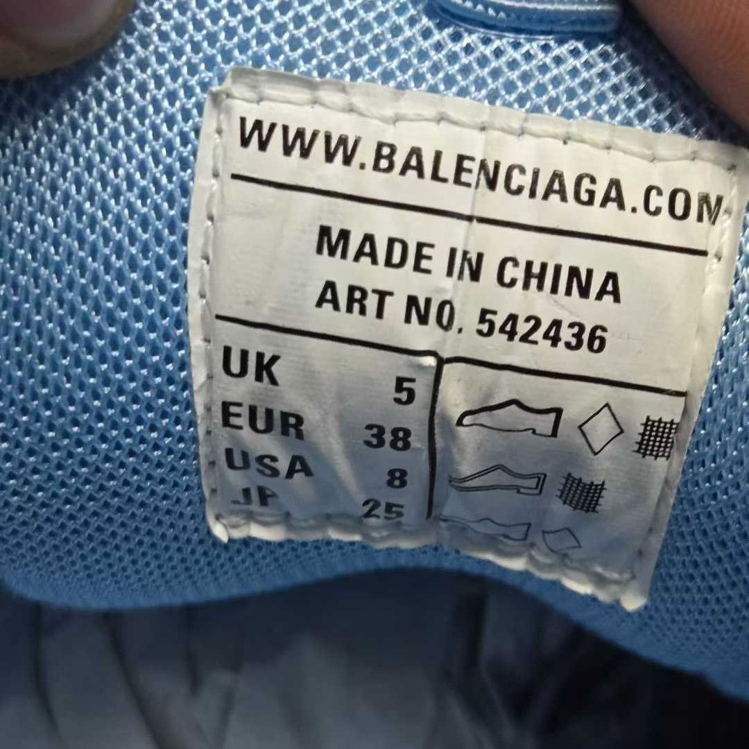 Balenciaga Balenciaga Gold Lowtop Sneakers 38 Women Size US 7.5 / IT 37.5 - 5 Thumbnail