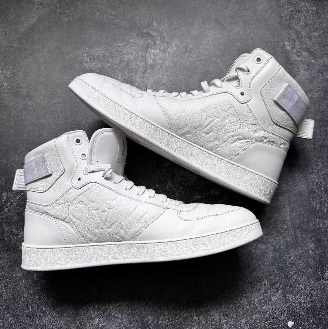Louis Vuitton Louis Vuitton Gold Hitop Sneakers 42.5 Men Size US 9.5 / EU 42-43 - 4 Thumbnail