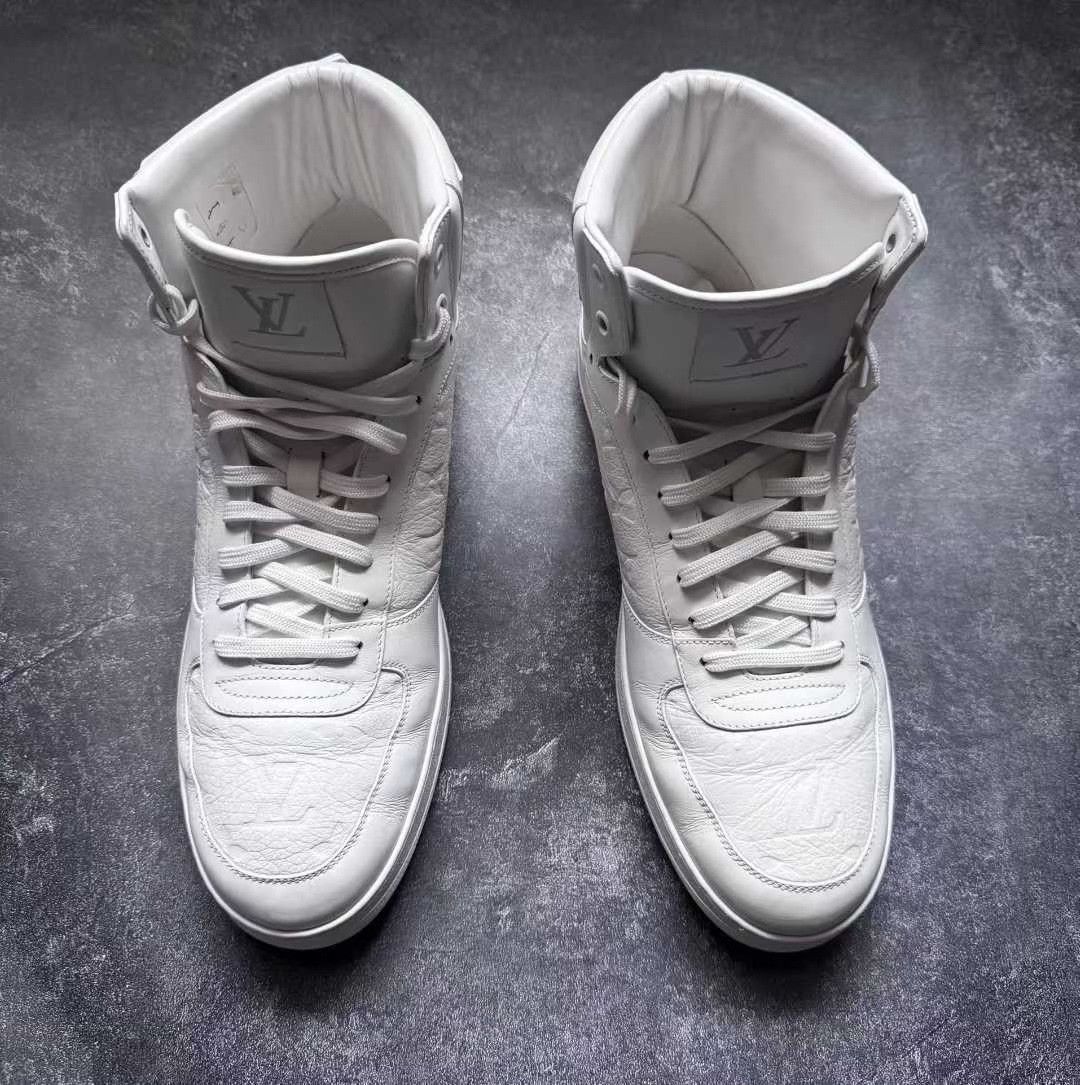 Louis Vuitton Louis Vuitton Gold Hitop Sneakers 42.5 Men Size US 9.5 / EU 42-43 - 2 Thumbnail
