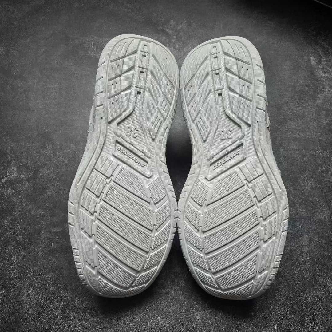 Balenciaga Balenciaga Limited White Lowtop Sneakers 38 Women Size US 7.5 / IT 37.5 - 7 Thumbnail