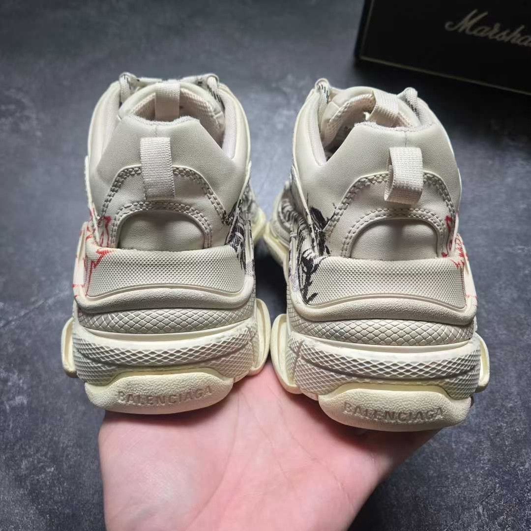 Balenciaga Balenciaga Graphic Beige Lowtop Sneakers S Women Size US 6 / IT 36 - 3 Thumbnail
