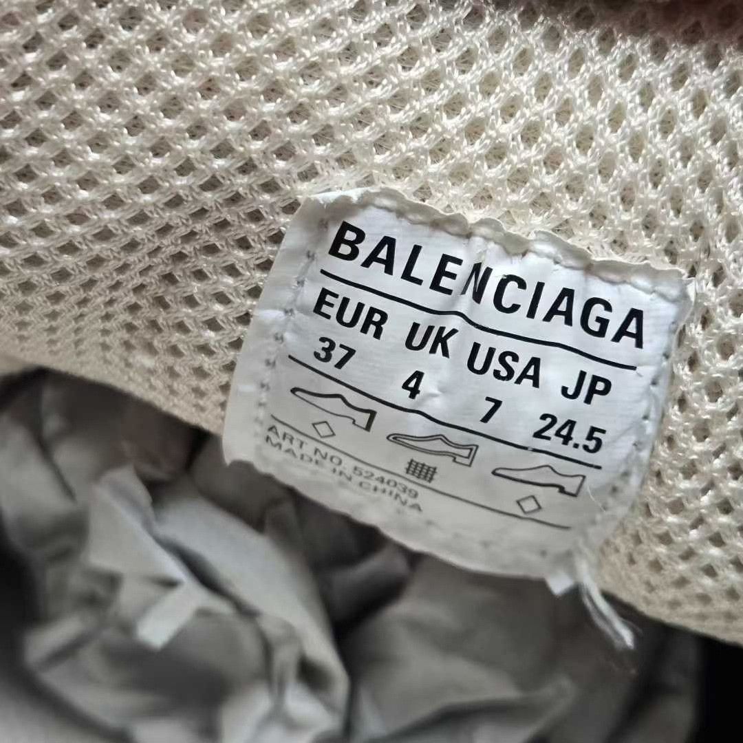 Balenciaga Balenciaga Graphic Beige Lowtop Sneakers S Women Size US 6 / IT 36 - 5 Thumbnail