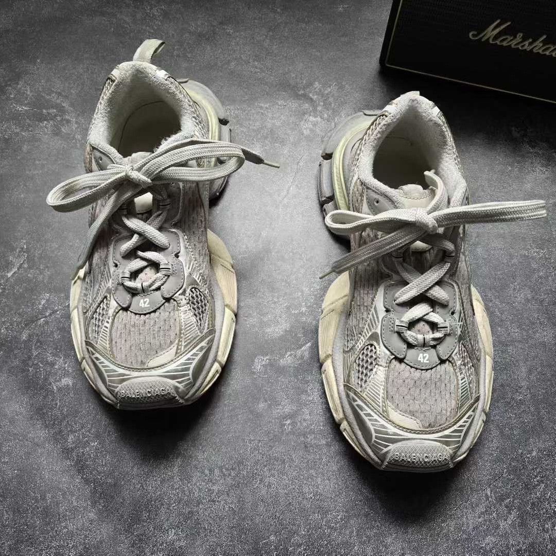 Balenciaga Balenciaga Beige Lowtop Sneakers XXXL Men Size US 10 / EU 43 - 2 Thumbnail