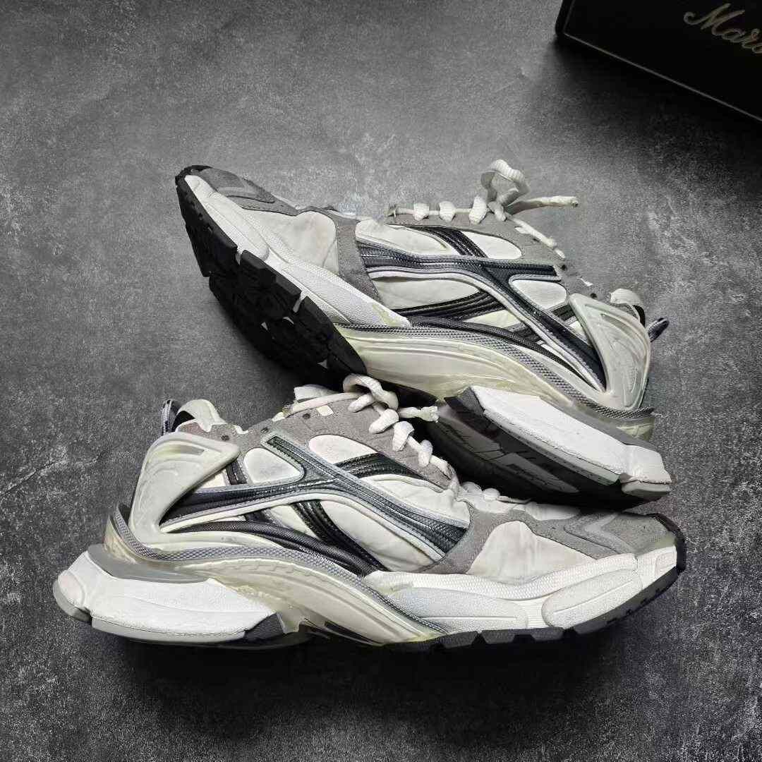 Balenciaga Balenciaga Running Black Lowtop Sneakers 44 Men Size US 10.5 / EU 43-44 - 9 Thumbnail