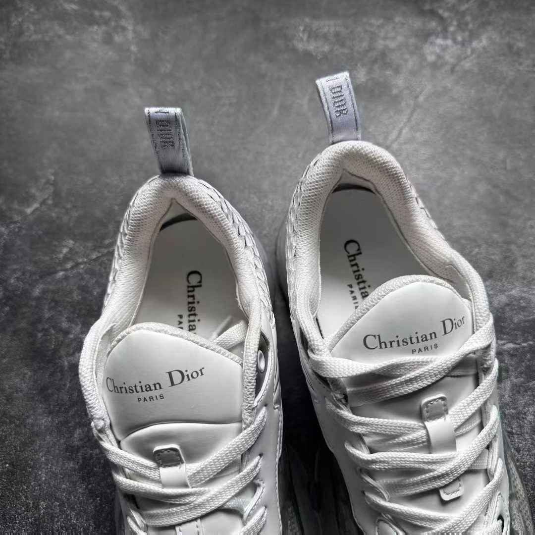 Balenciaga Balenciaga Running Gold Lowtop Sneakers 38 Men Size US 6 / EU 39 - 7 Thumbnail