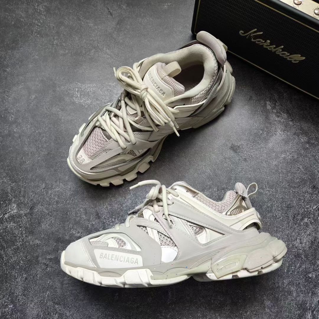 Balenciaga Balenciaga Gold Lowtop Sneakers 38 Women Size US 7.5 / IT 37.5 - 3 Thumbnail