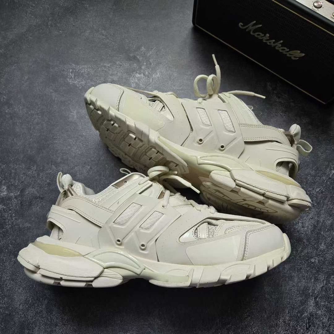 Balenciaga Balenciaga Gold Lowtop Sneakers 42 Men Size US 9 / EU 42 - 9 Thumbnail