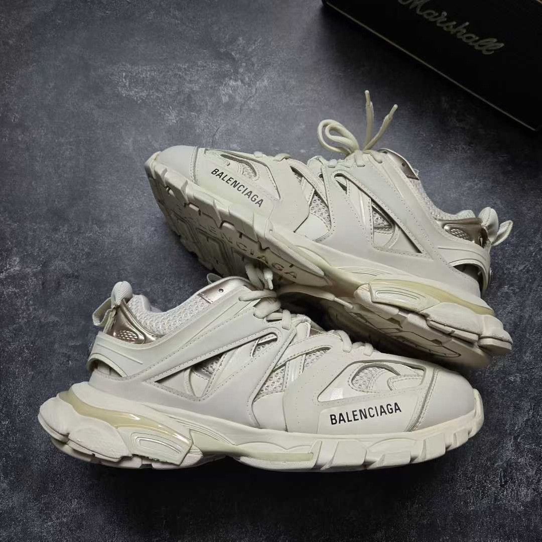 Balenciaga Balenciaga Gold Lowtop Sneakers 42 Men Size US 9 / EU 42 - 8 Thumbnail