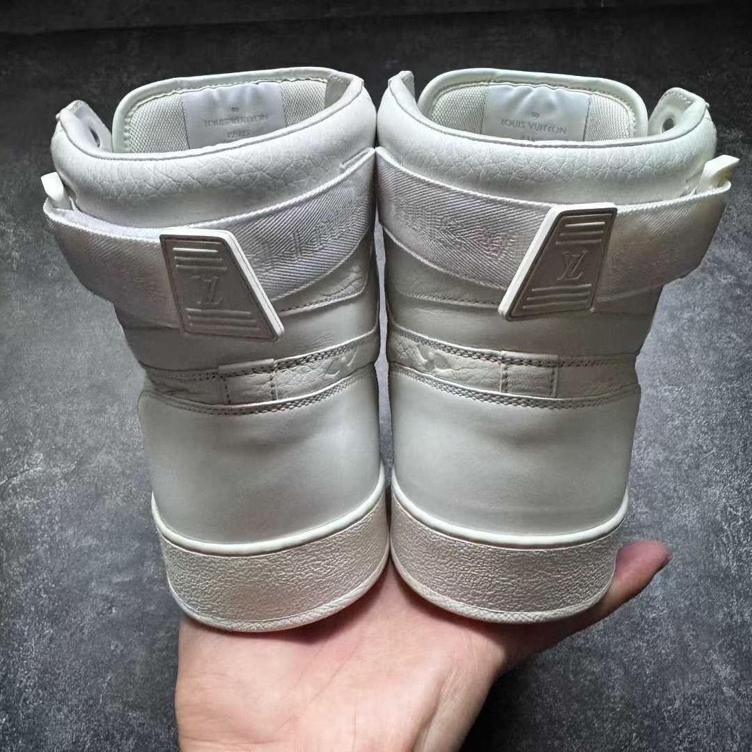 Louis Vuitton Louis Vuitton Gold Hitop Sneakers 42.5 Men Size US 9.5 / EU 42-43 - 3 Thumbnail