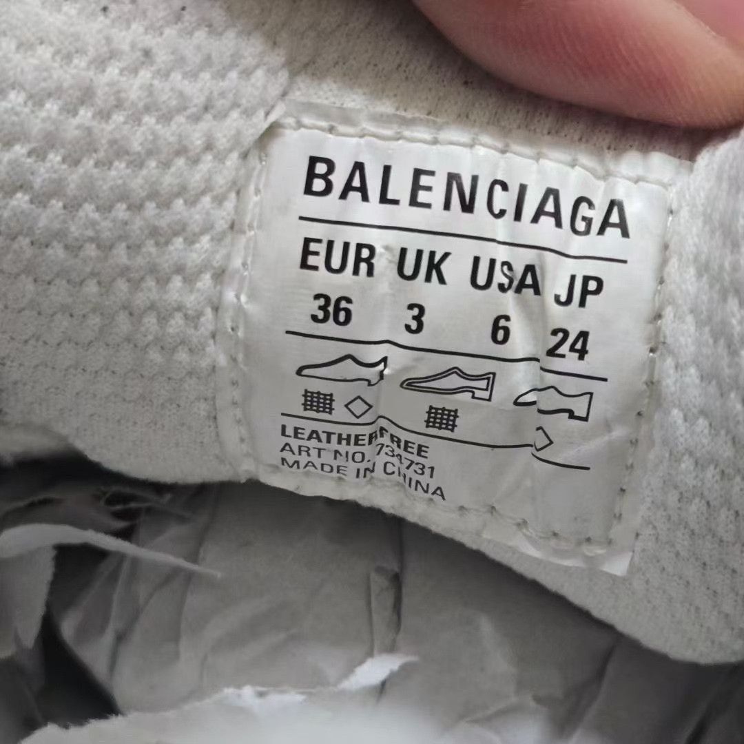 Balenciaga Balenciaga Beige Lowtop Sneakers XXXL Women Size US 8 / IT 38 - 5 Thumbnail