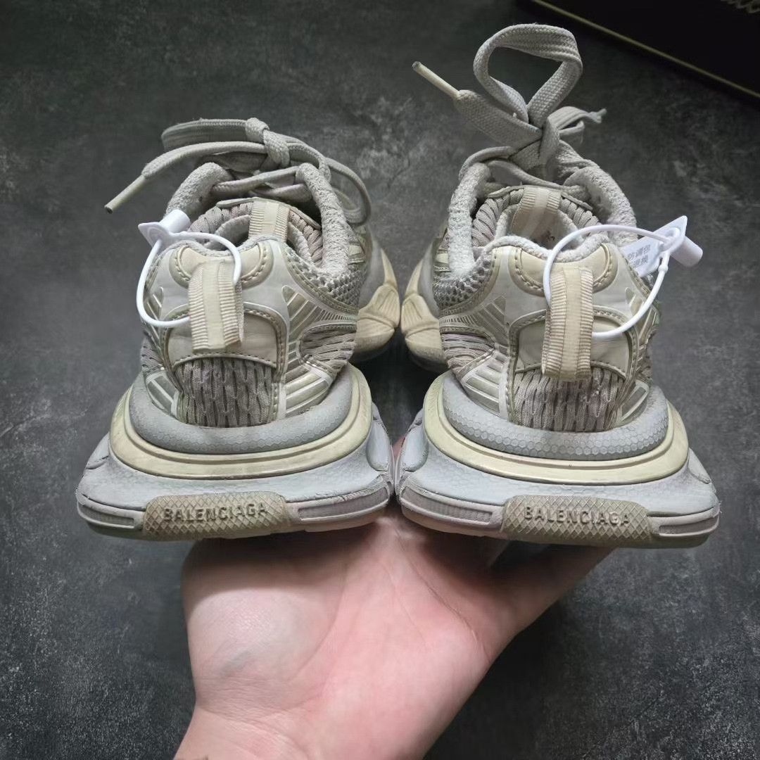 Balenciaga Balenciaga Beige Lowtop Sneakers XXXL Women Size US 8 / IT 38 - 3 Thumbnail