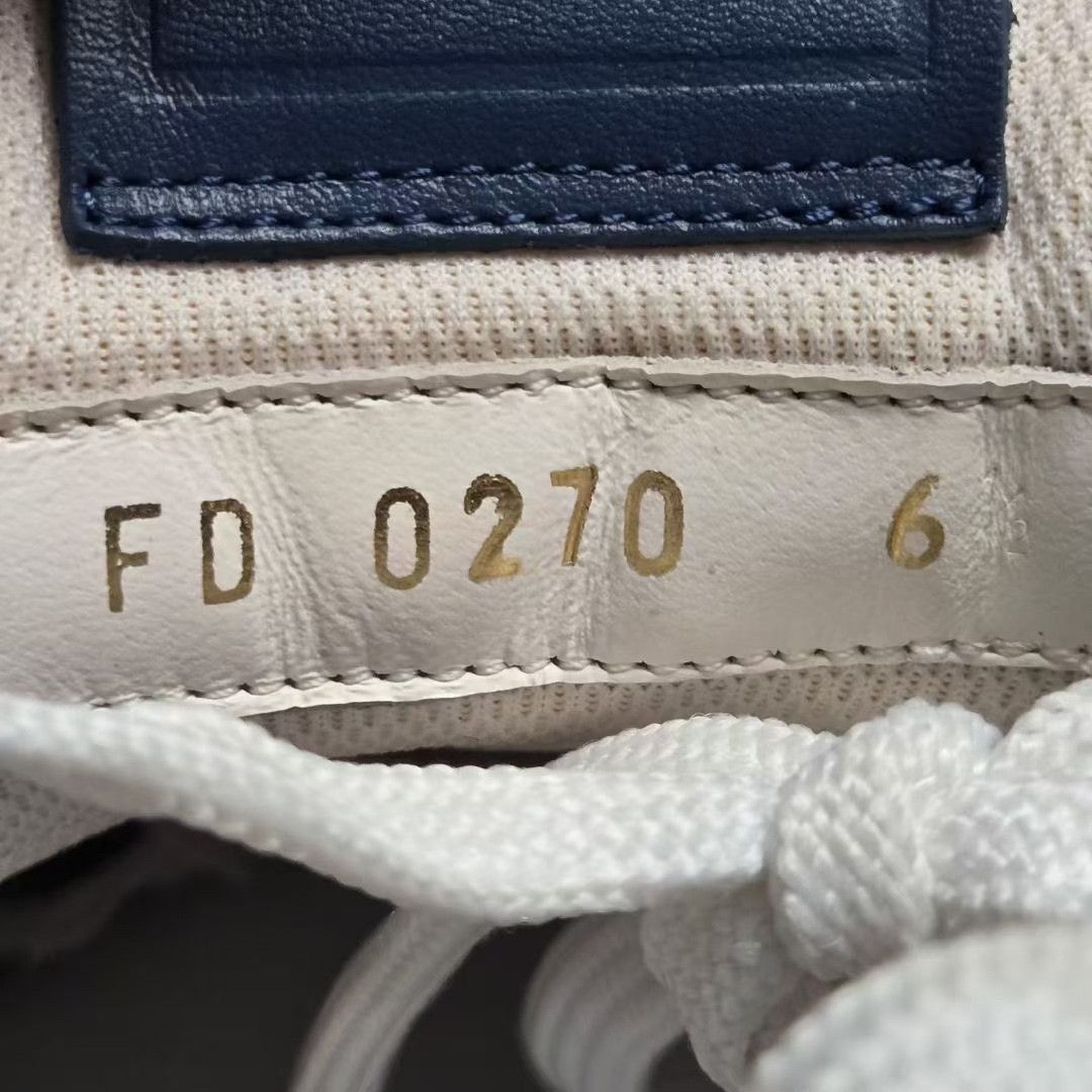 Louis Vuitton Louis Vuitton Training Gold Lowtop Sneakers 40 Men Size US 7.5 / EU 40-41 - 4 Thumbnail