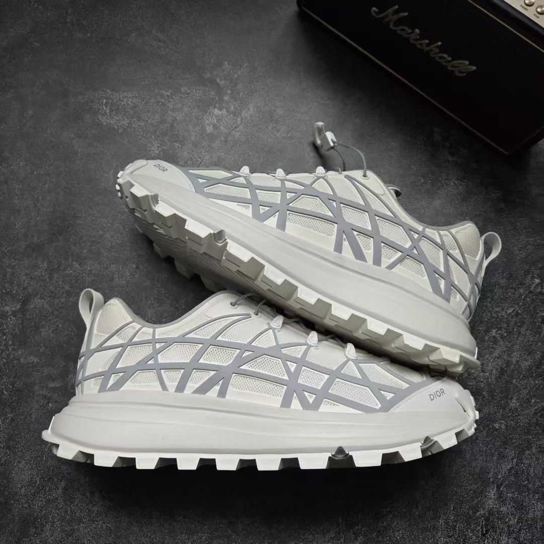 Balenciaga Balenciaga White Lowtop Sneakers 31 Men Size US 5 / EU 37 - 8 Thumbnail