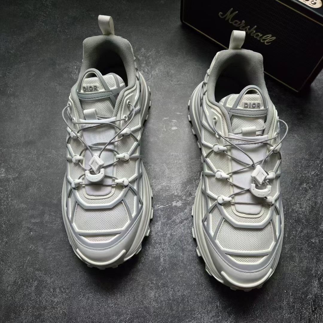 Balenciaga Balenciaga White Lowtop Sneakers 31 Men Size US 5 / EU 37 - 2 Thumbnail