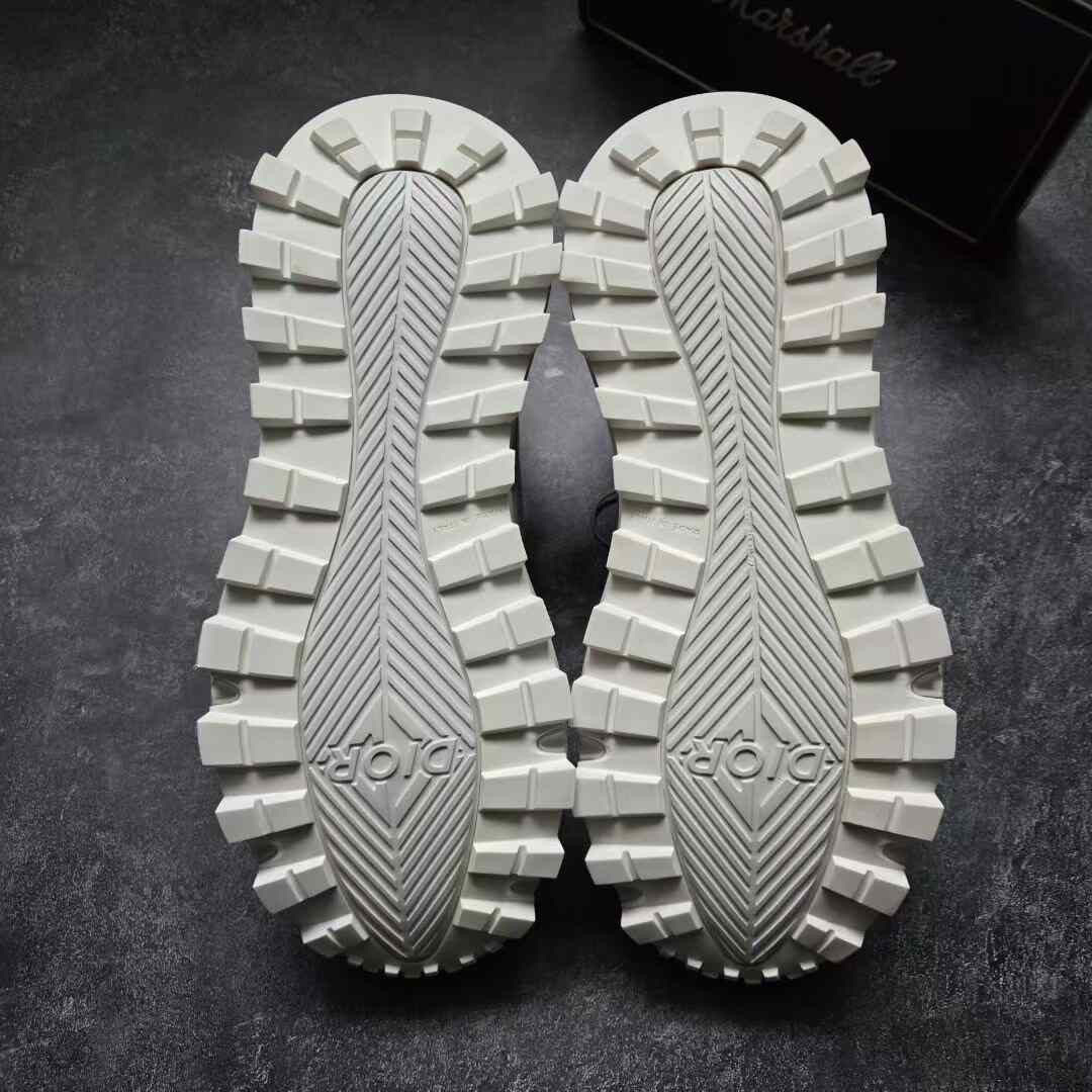 Balenciaga Balenciaga White Lowtop Sneakers 31 Men Size US 5 / EU 37 - 7 Thumbnail