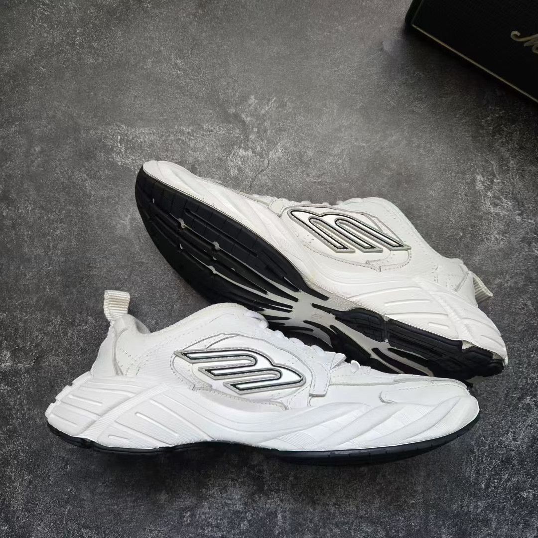 Balenciaga Balenciaga White Lowtop Sneakers 39 Women Size US 8.5 / IT 38.5 - 9 Thumbnail