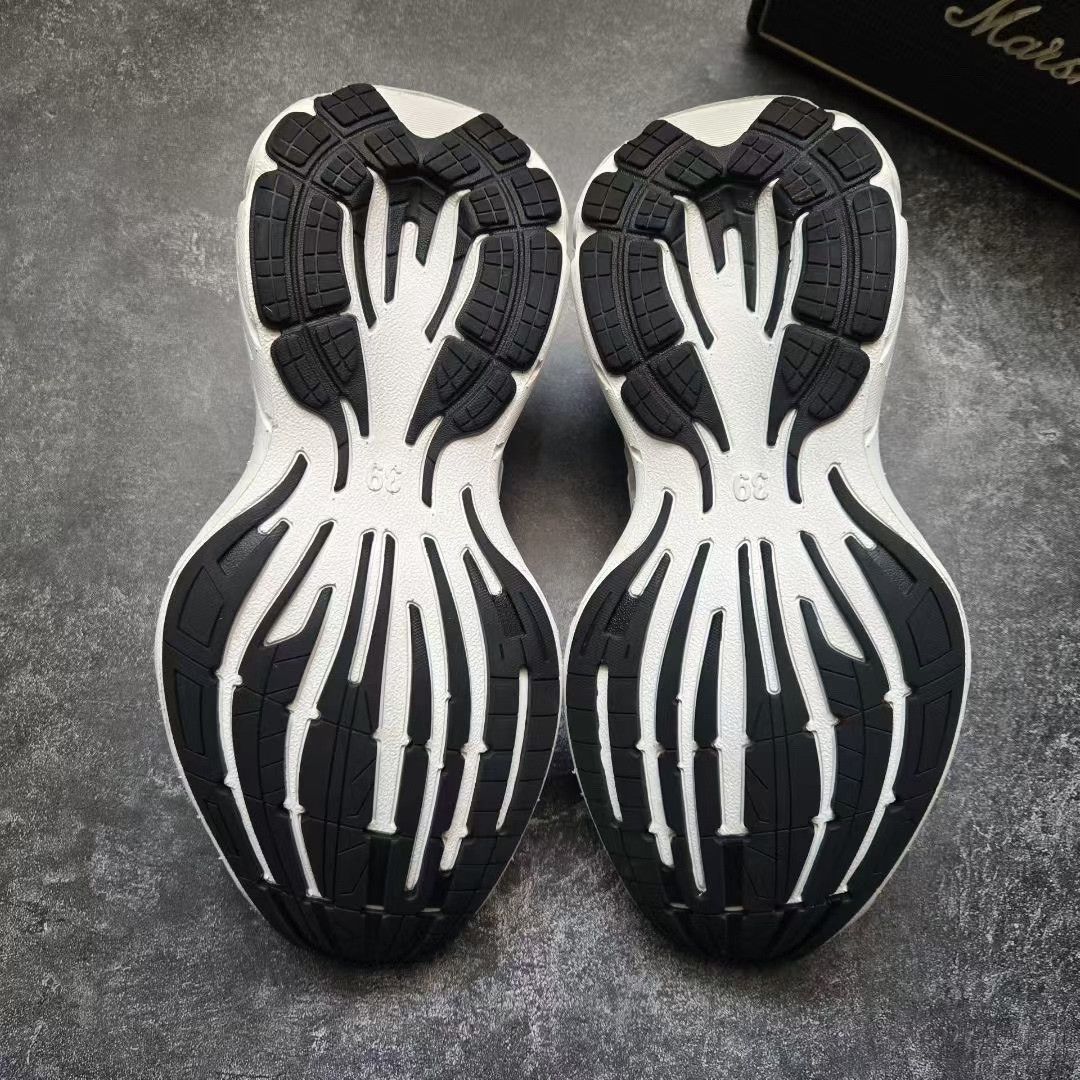 Balenciaga Balenciaga White Lowtop Sneakers 39 Women Size US 8.5 / IT 38.5 - 7 Thumbnail