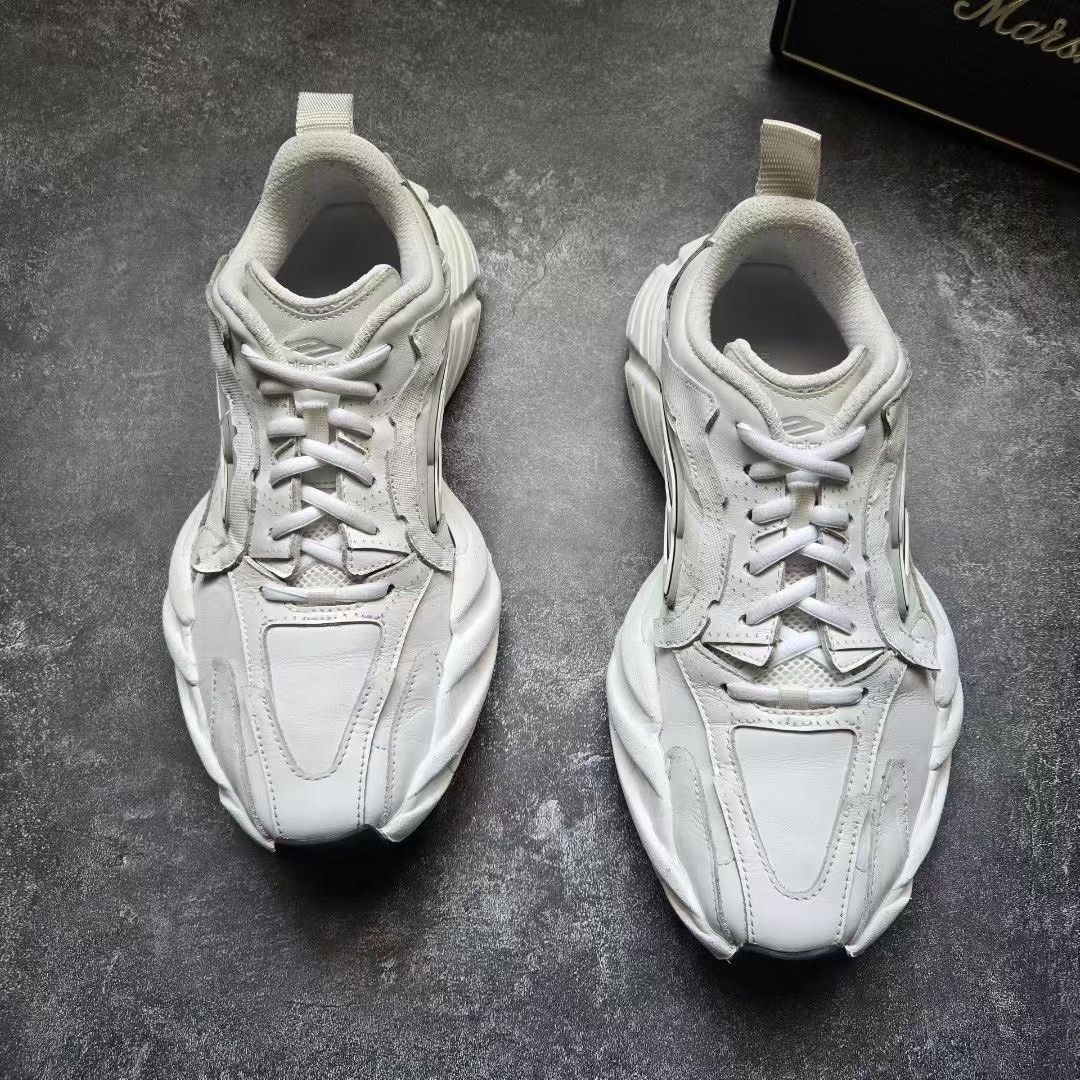 Balenciaga Balenciaga White Lowtop Sneakers 39 Women Size US 8.5 / IT 38.5 - 2 Thumbnail