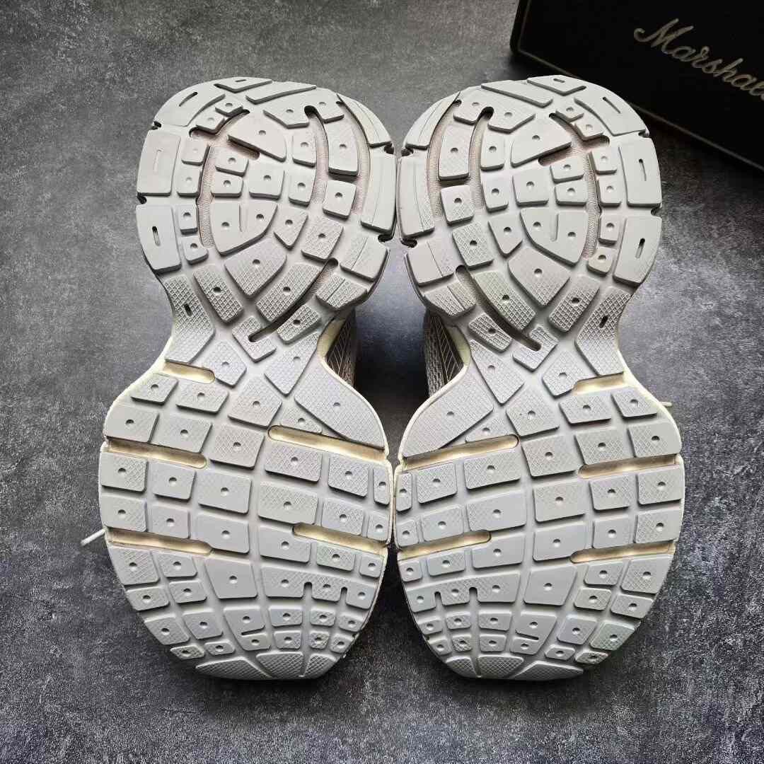 Balenciaga Balenciaga Beige Lowtop Sneakers XXXL Men Size US 10 / EU 43 - 7 Thumbnail
