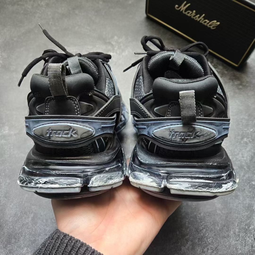 Balenciaga Balenciaga Distressed Gold Lowtop Sneakers 41 Men Size US 8.5 / EU 41-42 - 3 Thumbnail