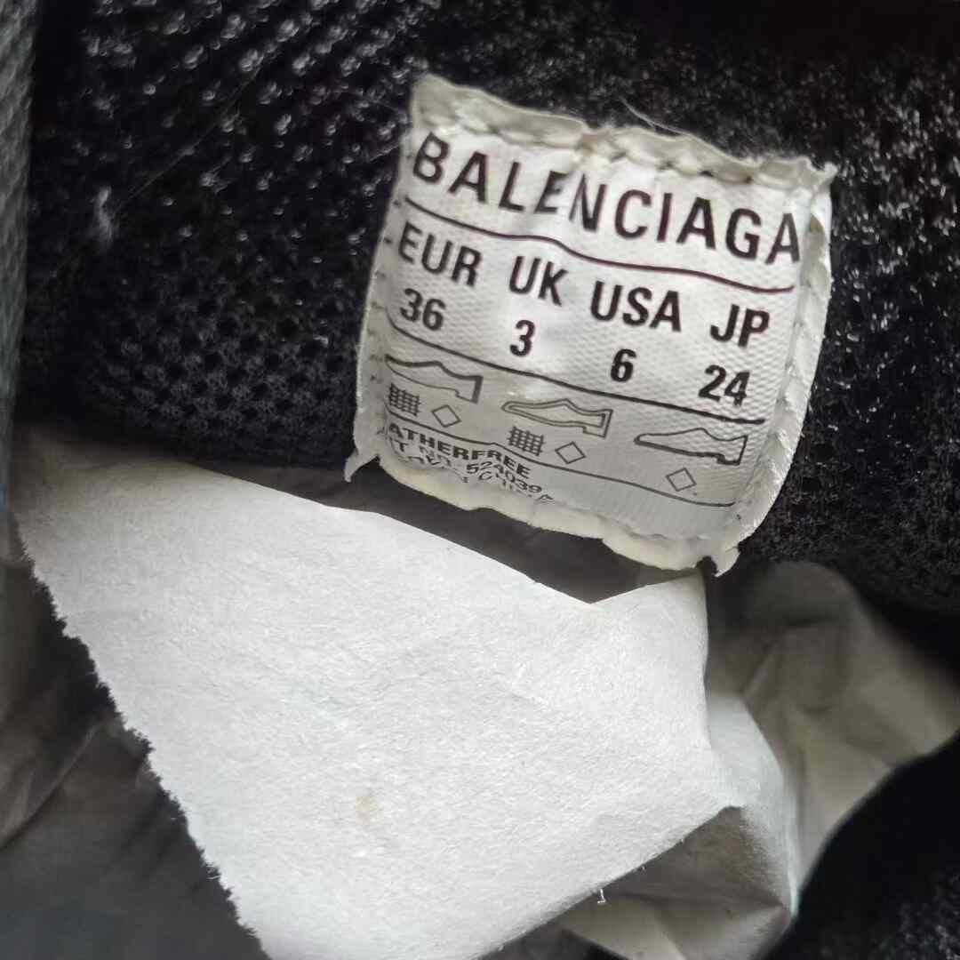 Balenciaga Balenciaga Distressed Gold Lowtop Sneakers S Women Size US 6 / IT 36 - 5 Thumbnail