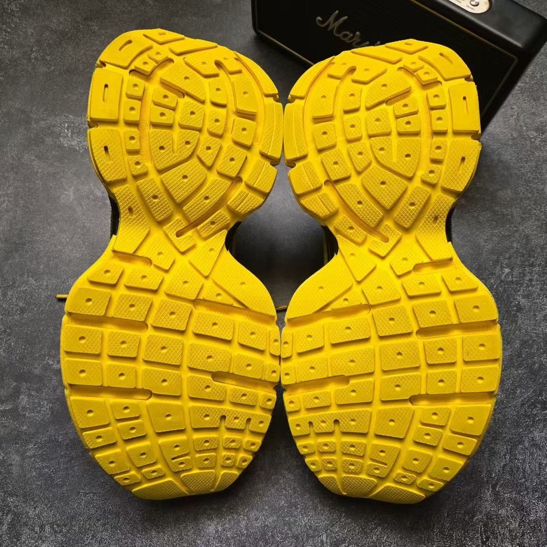 Balenciaga Balenciaga Yellow Lowtop Sneakers XXXL Men Size US 10 / EU 43 - 7 Thumbnail