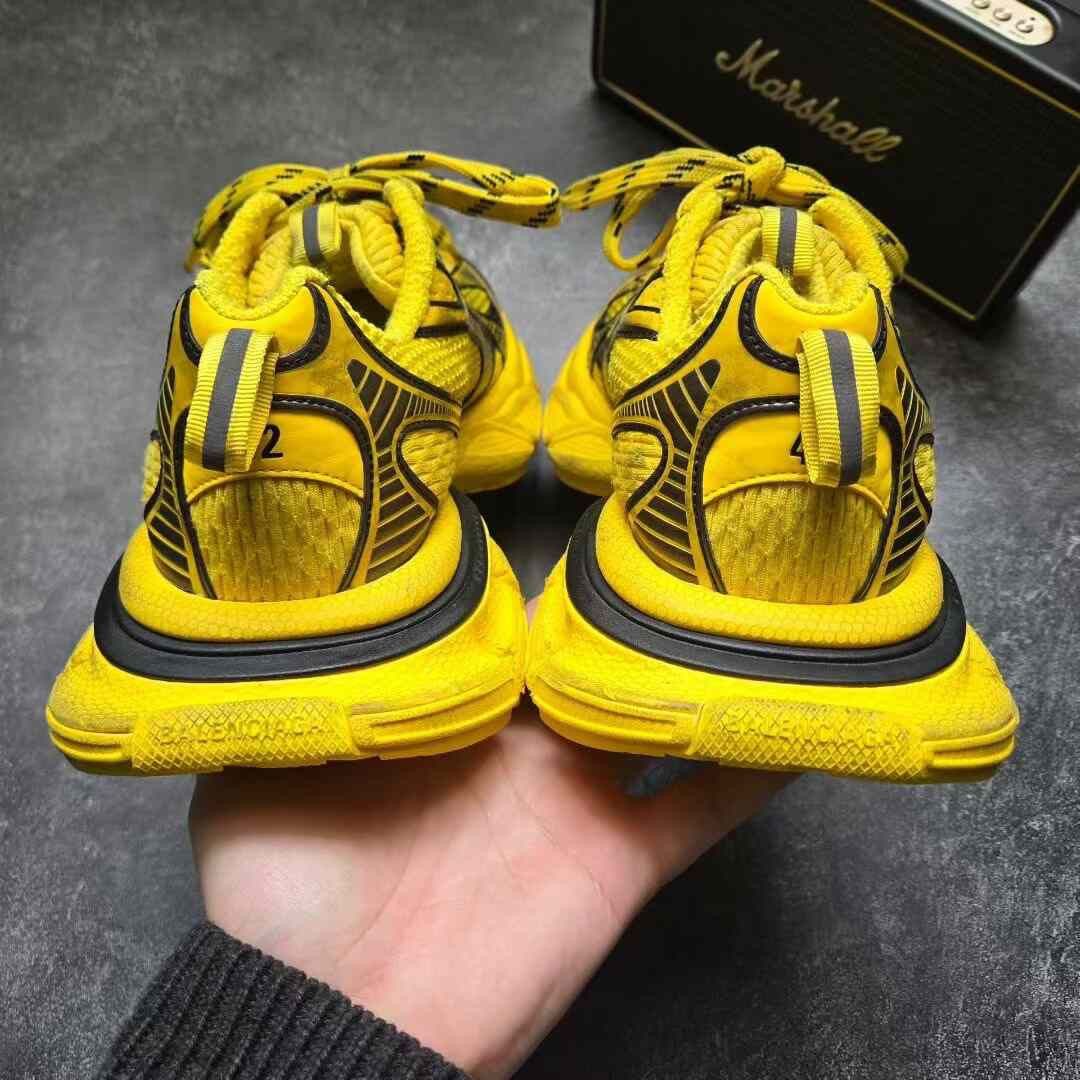 Balenciaga Balenciaga Yellow Lowtop Sneakers XXXL Men Size US 10 / EU 43 - 3 Thumbnail