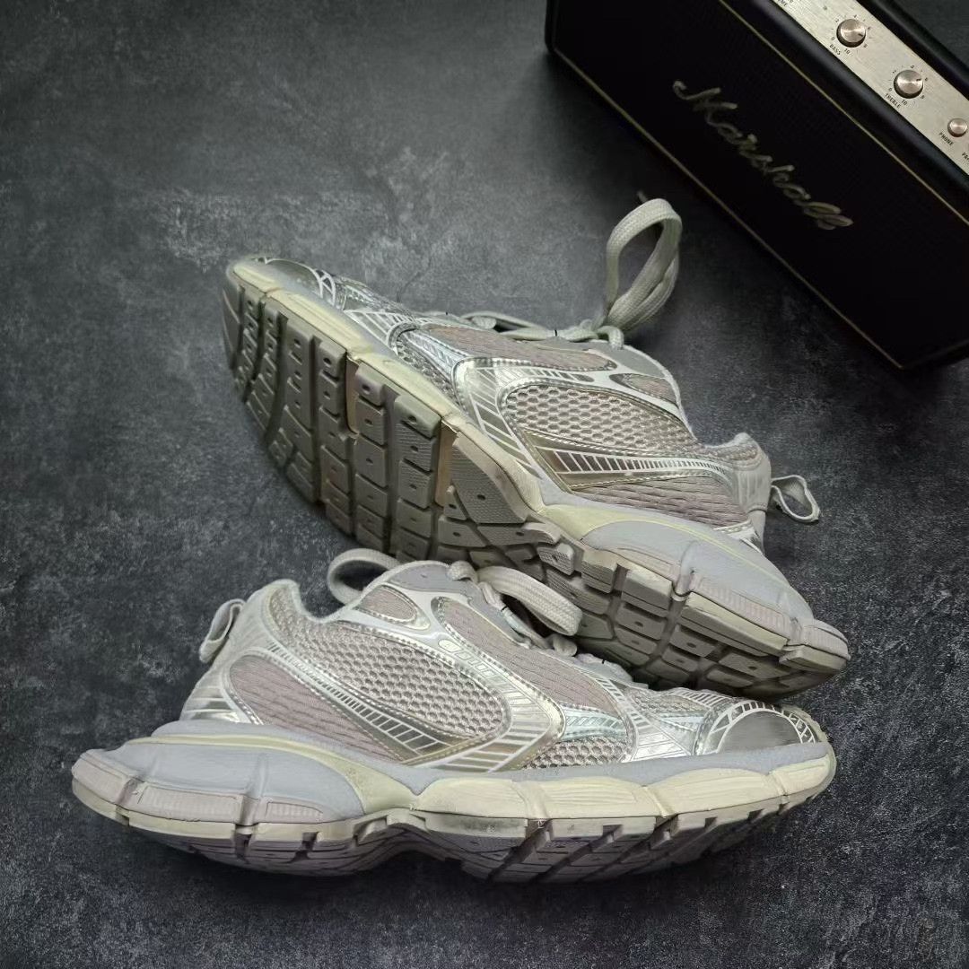Balenciaga Balenciaga Beige Lowtop Sneakers XXXL Men Size US 10 / EU 43 - 9 Thumbnail