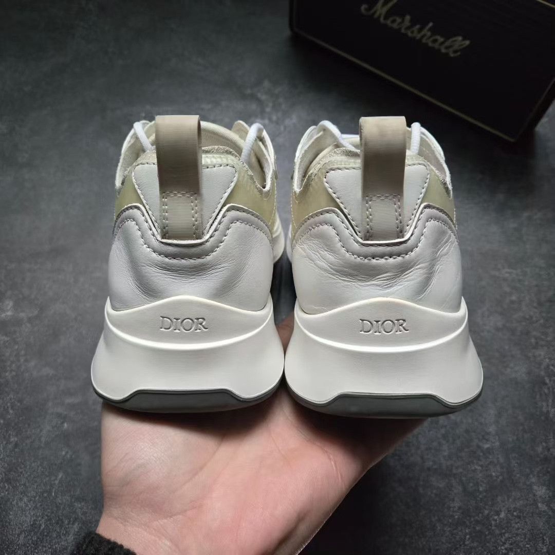 Balenciaga Balenciaga White Lowtop Sneakers 25 Women Size US 8 / IT 38 - 3 Thumbnail