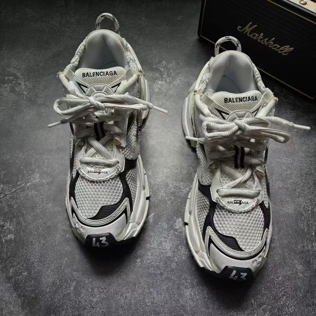 Balenciaga Balenciaga Running Black Lowtop Sneakers 43 Men Size US 10 / EU 43 - 2 Thumbnail