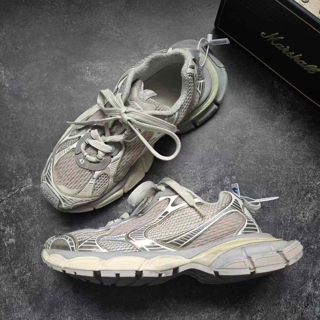 Balenciaga Balenciaga Beige Lowtop Sneakers XXXL Men Size US 10 / EU 43 - 4 Thumbnail