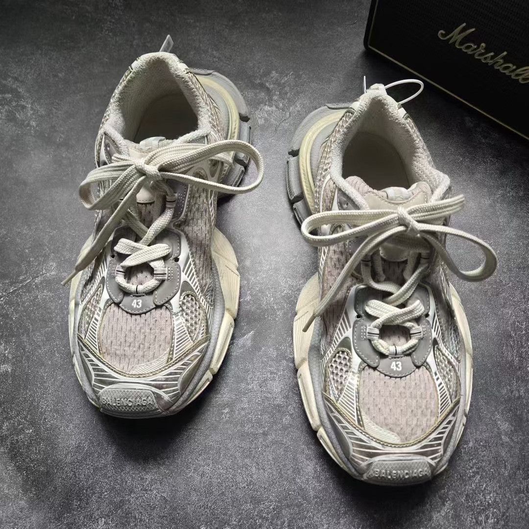 Balenciaga Balenciaga Beige Lowtop Sneakers XXXL Men Size US 10 / EU 43 - 2 Thumbnail