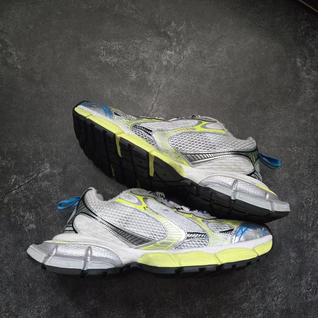 Balenciaga Balenciaga Yellow Lowtop Sneakers XXXL Men Size US 10 / EU 43 - 9 Thumbnail