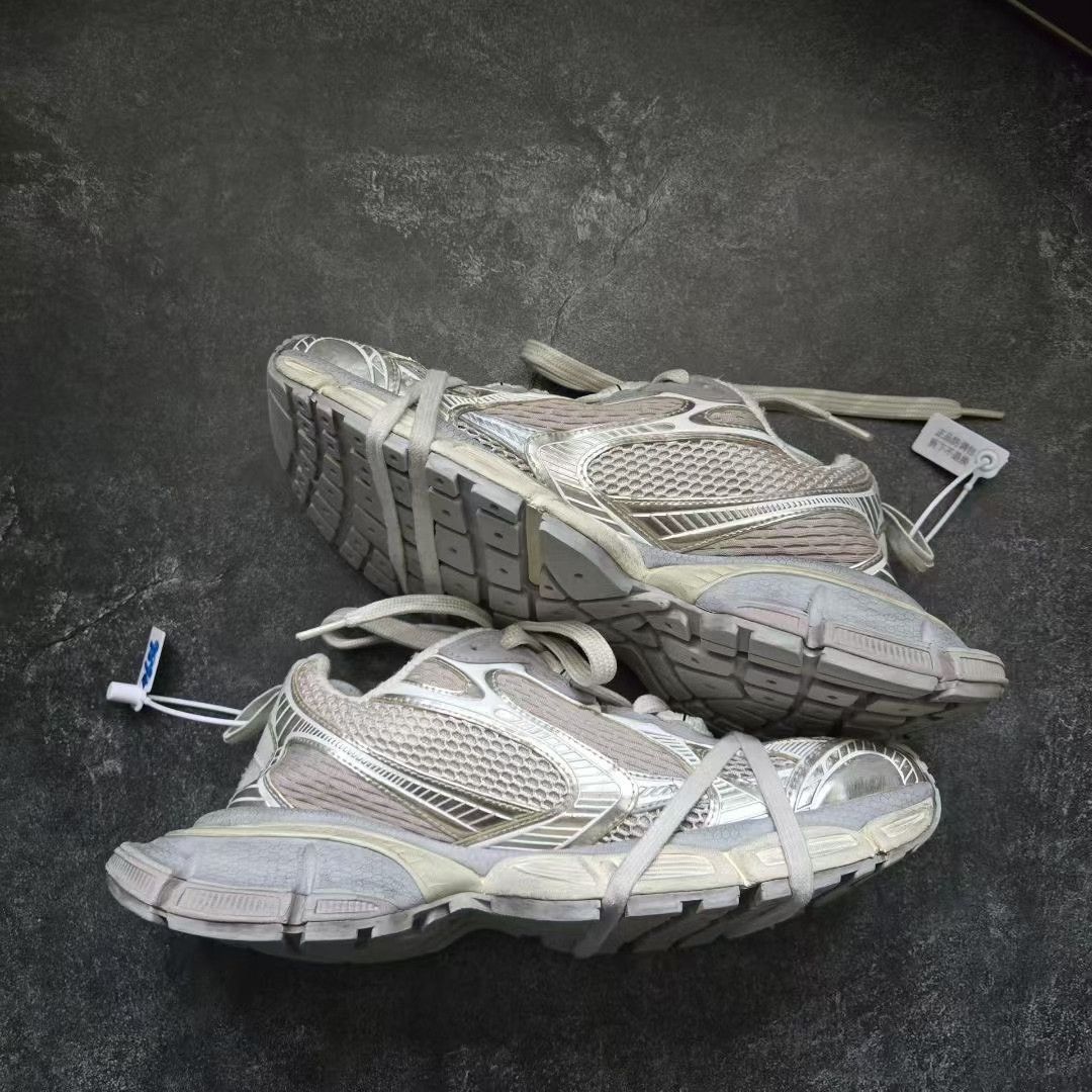 Balenciaga Balenciaga Beige Lowtop Sneakers XXXL Men Size US 10 / EU 43 - 9 Thumbnail