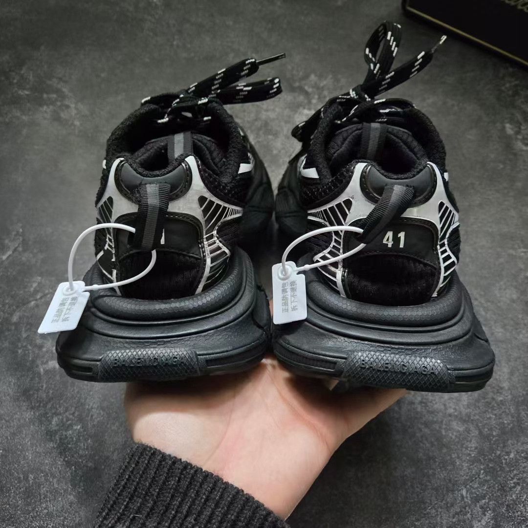 Balenciaga Balenciaga Silver Lowtop Sneakers XXXL Men Size US 10 / EU 43 - 3 Thumbnail
