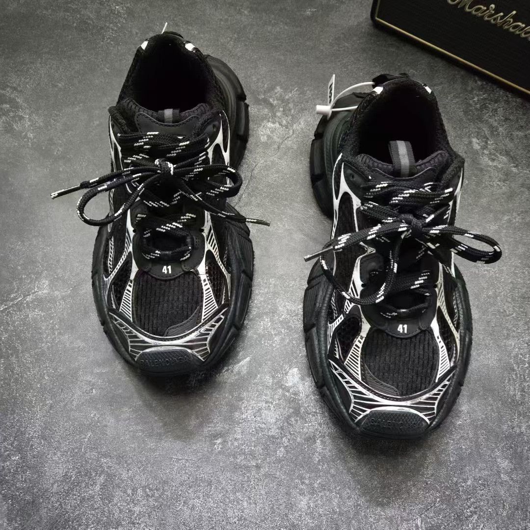 Balenciaga Balenciaga Silver Lowtop Sneakers XXXL Men Size US 10 / EU 43 - 2 Thumbnail