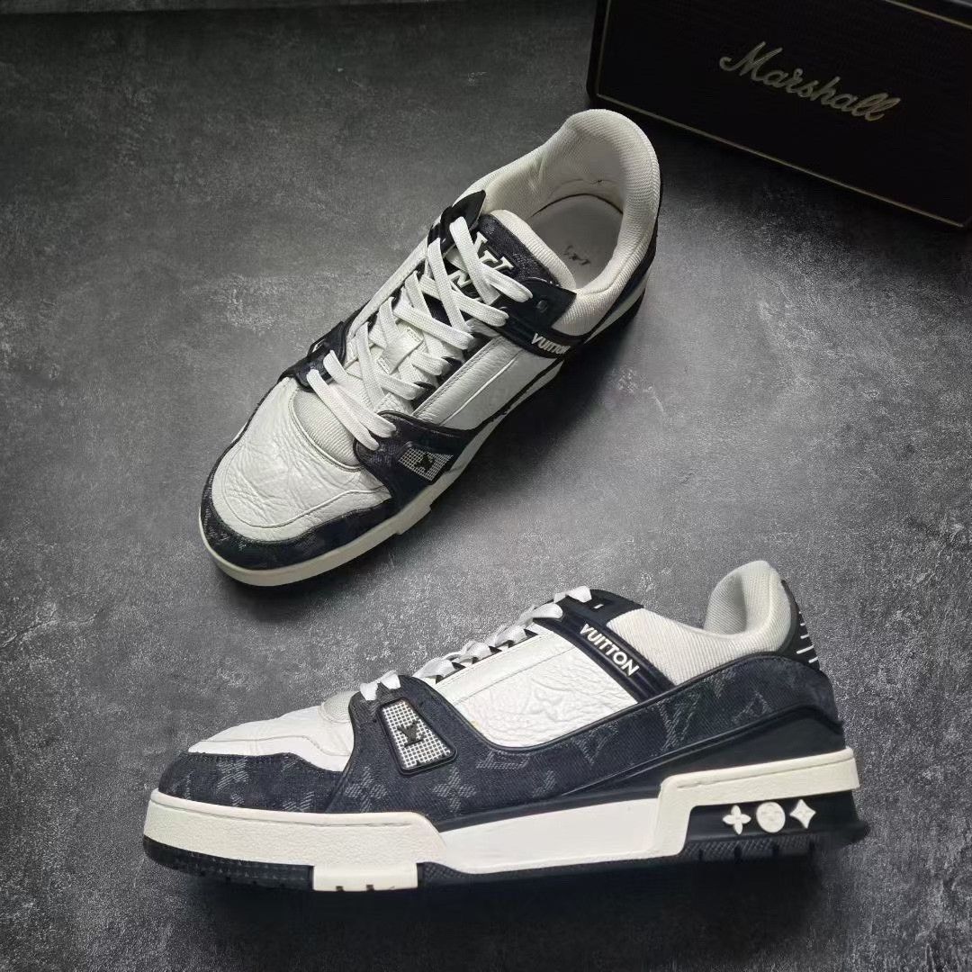 Louis Vuitton Louis Vuitton Training Black Lowtop Sneakers 9 Men Size US 9 / EU 42 - 4 Thumbnail