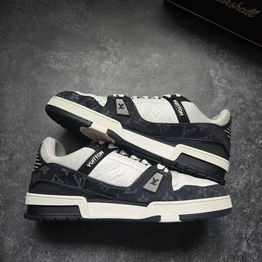 Louis Vuitton Louis Vuitton Training Black Lowtop Sneakers 9 Men Size US 9 / EU 42 - 9 Thumbnail