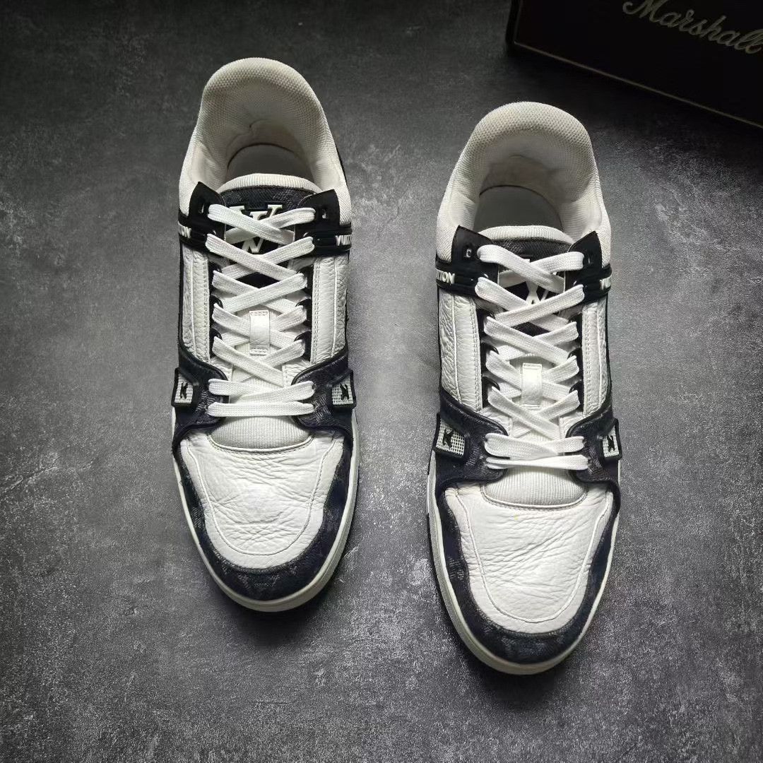 Louis Vuitton Louis Vuitton Training Black Lowtop Sneakers 9 Men Size US 9 / EU 42 - 2 Thumbnail
