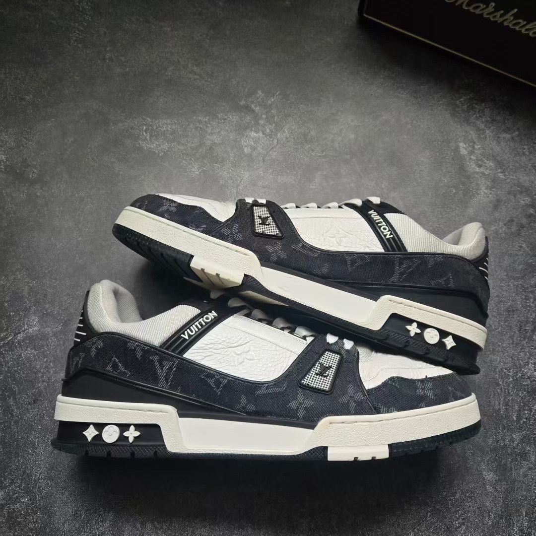 Louis Vuitton Louis Vuitton Training Black Lowtop Sneakers 9 Men Size US 9 / EU 42 - 8 Thumbnail